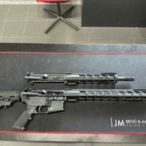KARABINEK SAMOPOWTARZALNY SOUTHERN TACTICAL 16' kal.223 z dodatkową lufą 10,5' i komorą zamkową zgodne numerycznie.