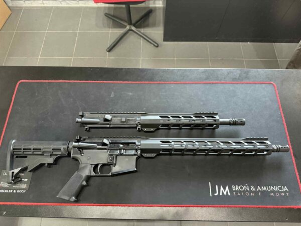 KARABINEK SAMOPOWTARZALNY SOUTHERN TACTICAL 16' kal.223 z dodatkową lufą 10,5' i komorą zamkową zgodne numerycznie.